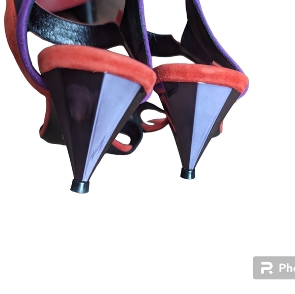 HP. Gucci Colour Blocked Sandals - Picture 5 of 12